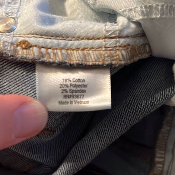 St. John's Bay Women's Straight Leg Jeans Dark Wash Denim Classic Casual - Picture 6 of 6